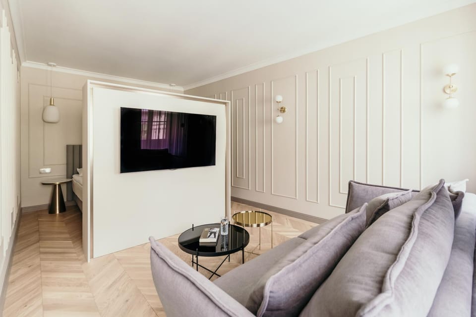 TV and multimedia, Seating area