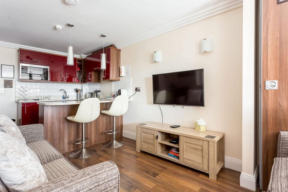 Sea Quest - Short Walk to Alum Chine Beach Apartment in Poole