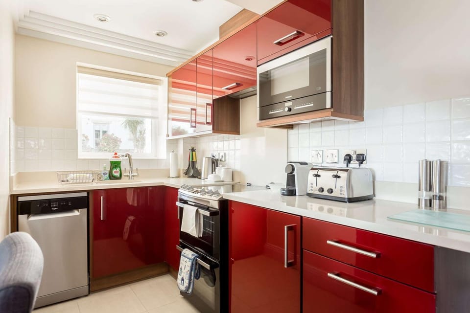 Sea Spirit - Short Walk to Alum Chine Beach Apartment in Poole