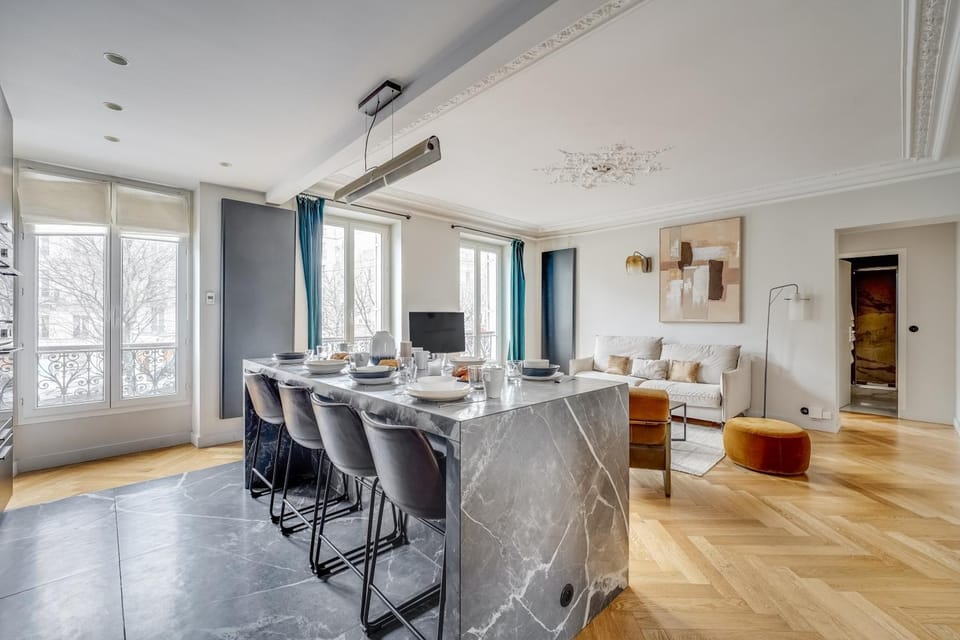 Magnificent apartment - 3BR- 8P - Batignolles Apartment in Paris