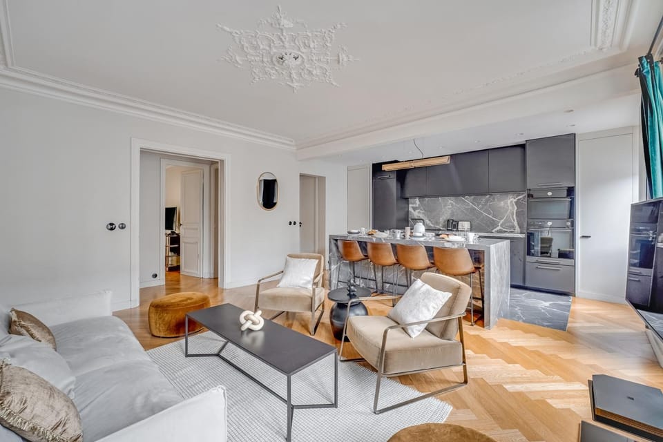 Magnificent apartment - 3BR- 8P - Batignolles Apartment in Paris