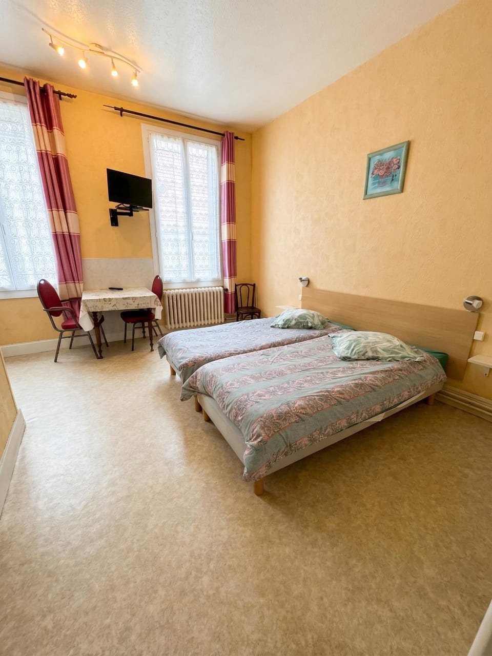 Photo of the whole room
