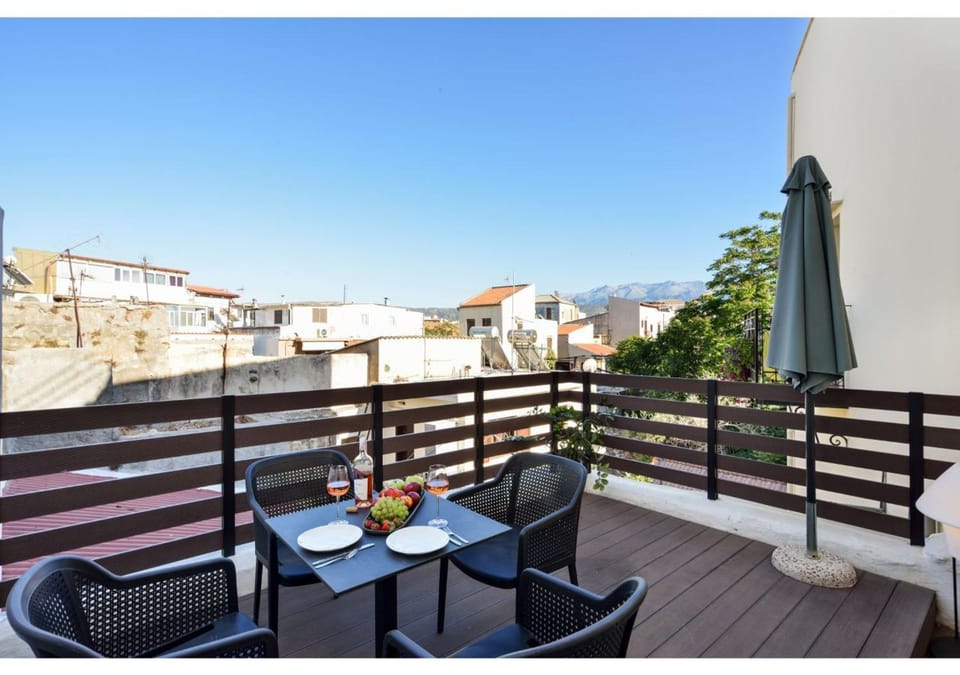 Neorion Living Apartment in Chania
