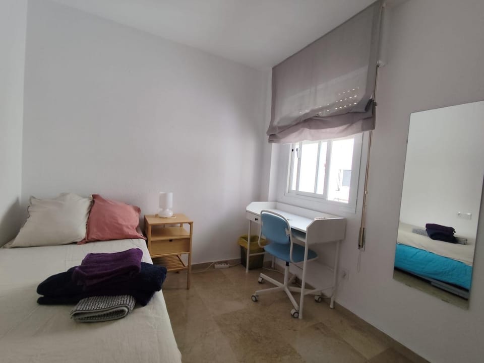 Confortable habitación céntrica en piso privado Vacation rental in Malaga