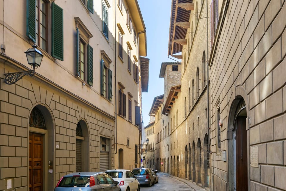 Facade/entrance, Neighbourhood