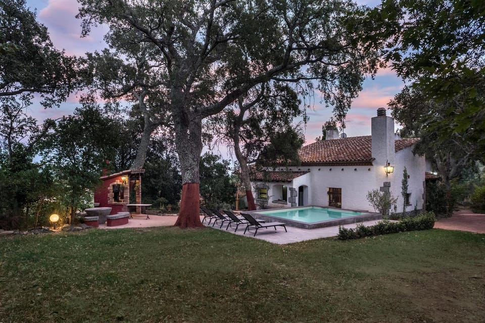 Property building, BBQ facilities, Garden