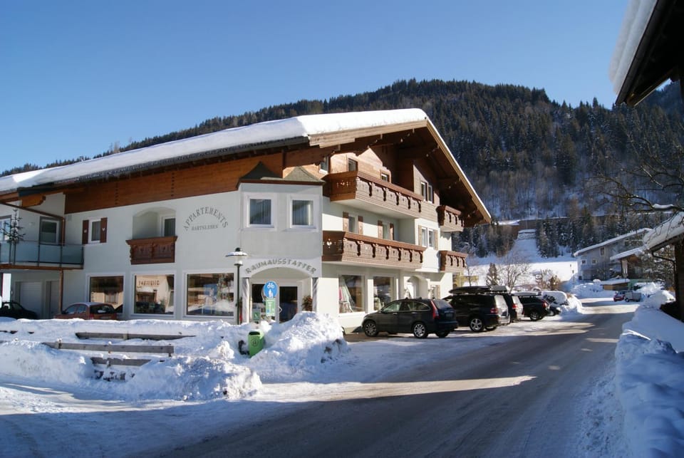 Facade/entrance, Winter