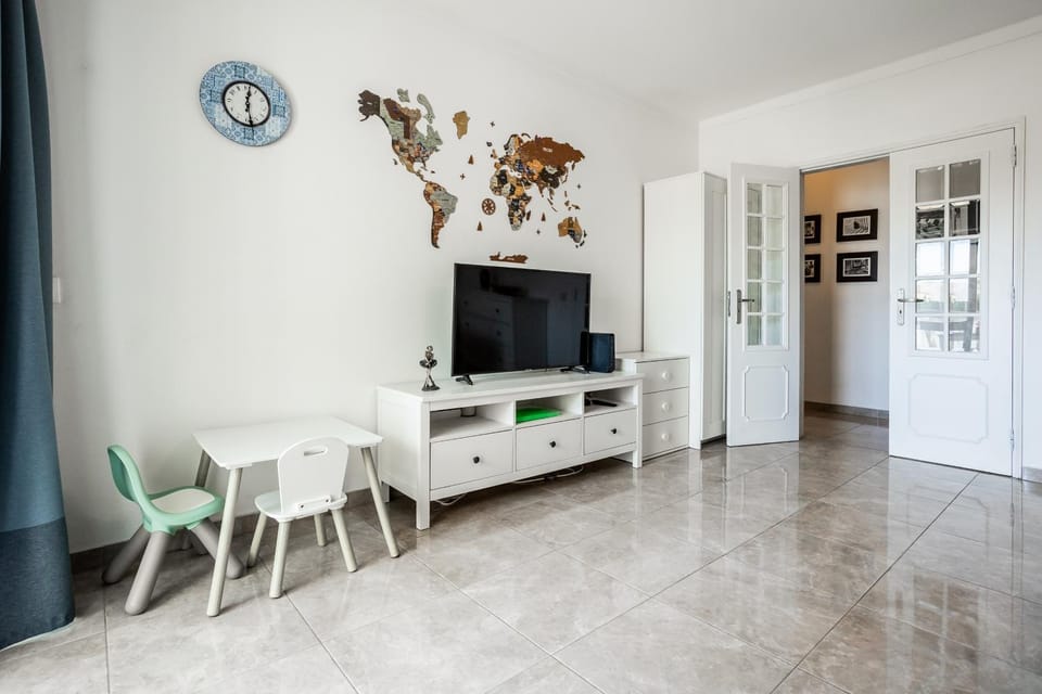 Communal lounge/ TV room, TV and multimedia