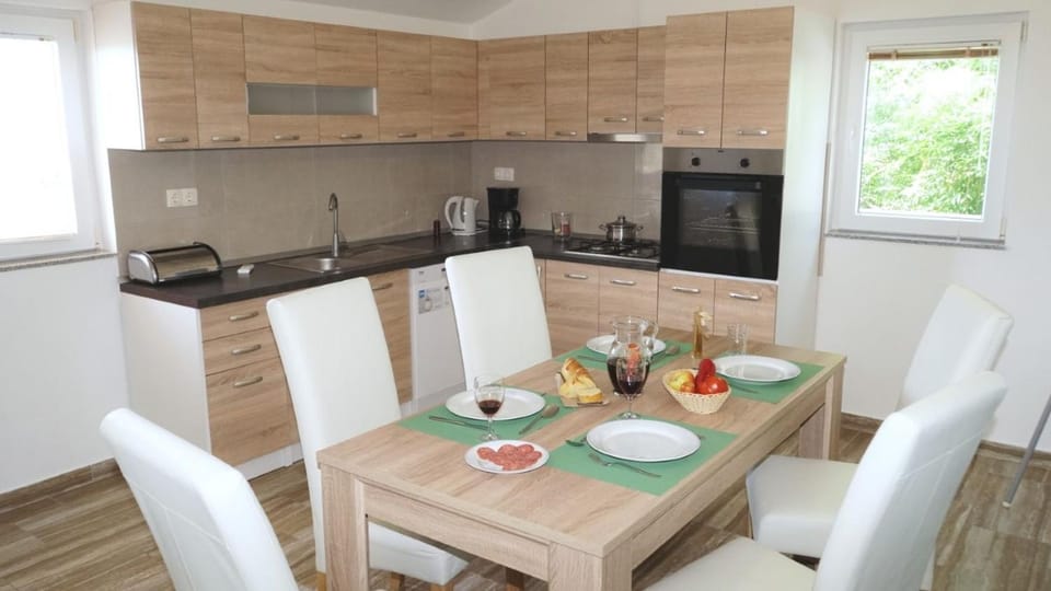 Kitchen or kitchenette, Living room, Dining area