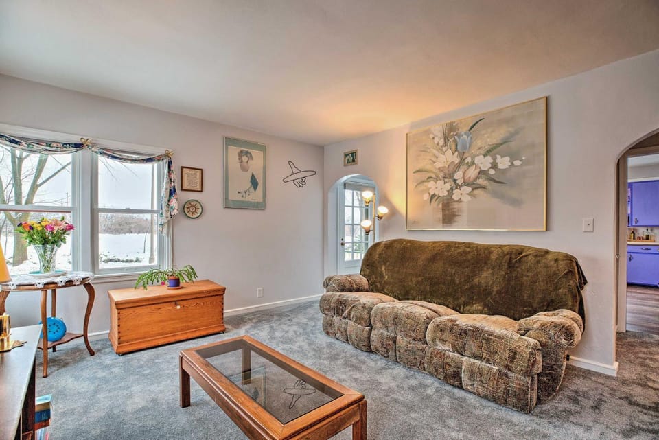 Cozy Cedarburg House - Walk to Historic Downtown! House in Cedarburg