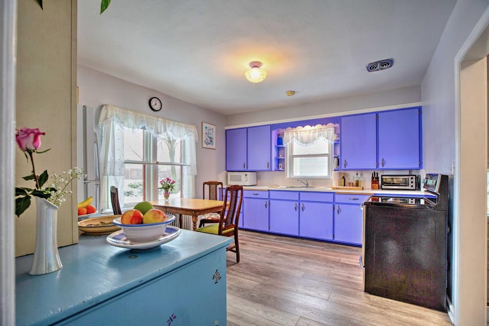 Cozy Cedarburg House - Walk to Historic Downtown! House in Cedarburg