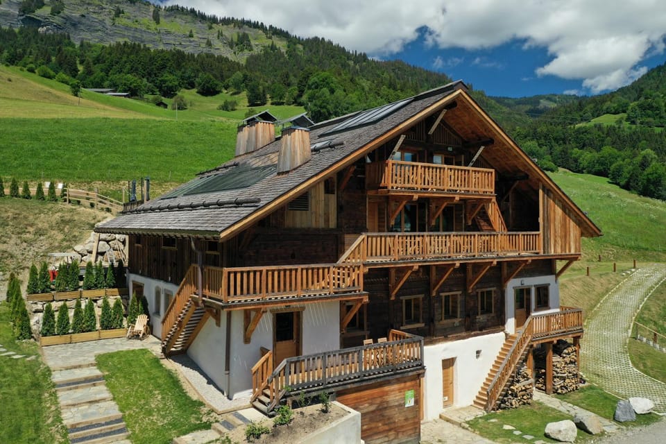 Property building, Day, Natural landscape, Mountain view