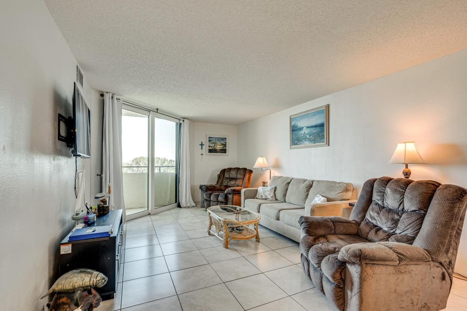 Balcony & Resort Amenities: Gulf Coast Escape! House in Hudson