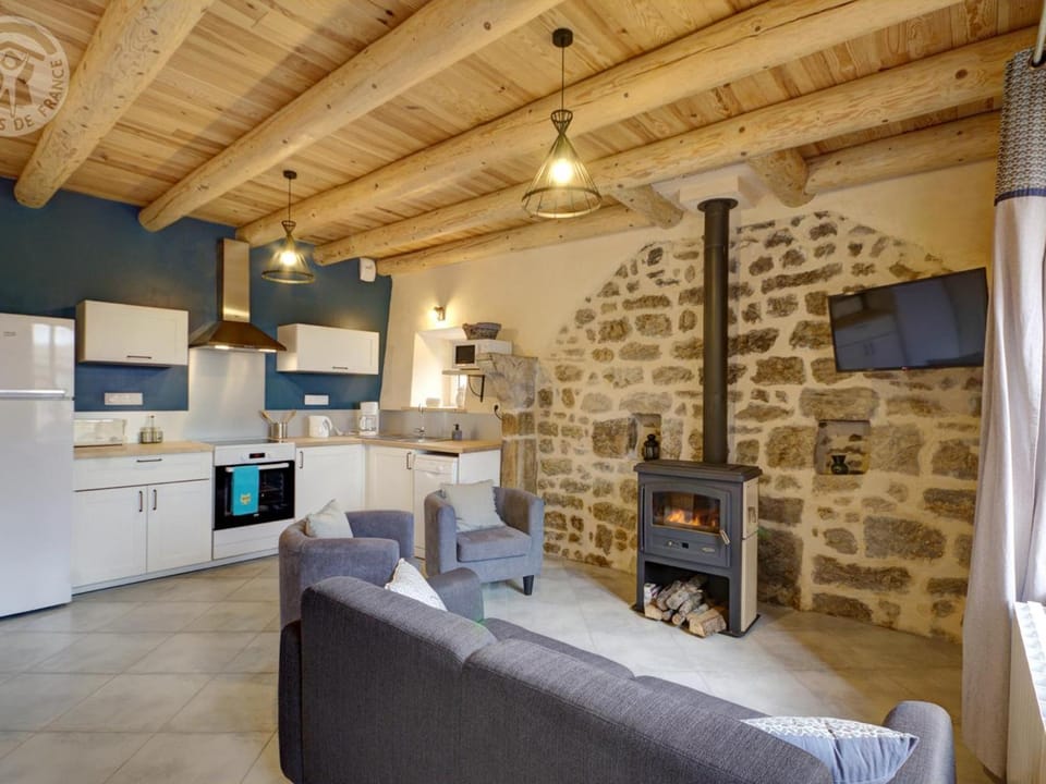 Maison de charme 6 pers, nature et randonnées - FR-1-496-206 House in Auvergne-Rhône-Alpes