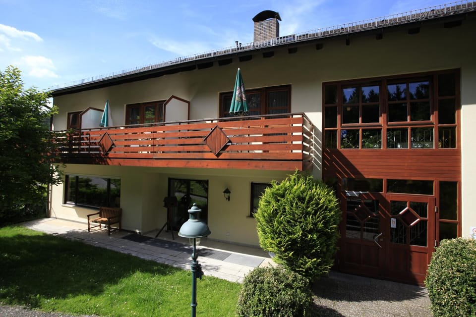 Facade/entrance, Garden, Balcony/Terrace