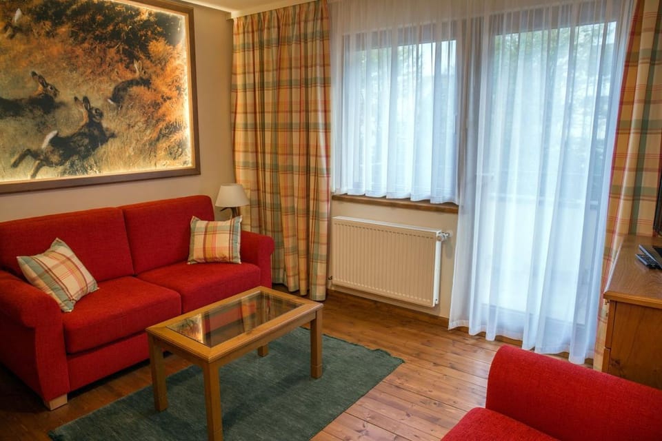 Balcony/Terrace, Balcony/Terrace, Living room, Photo of the whole room, Decorative detail, Seating area, Bedroom, Family