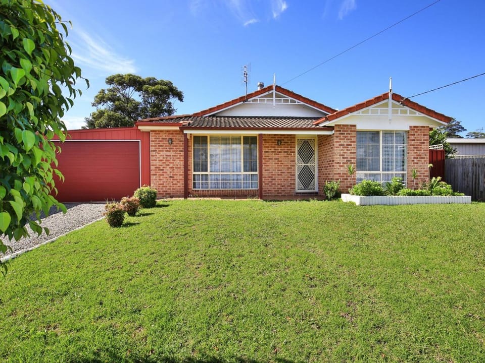 Kingfisher I Pet Friendly I 10 Min Walk to Beach House in Saint Georges Basin