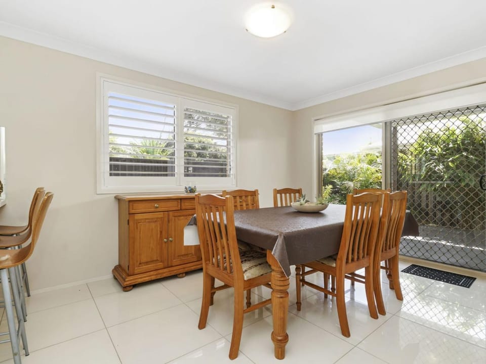 44 Oaks Avenue House in Central Coast
