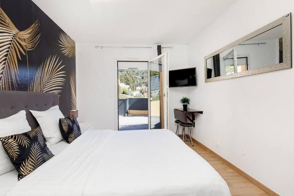 Studio au calme, avec terrasse et parking à Eze village Apartment in Eze