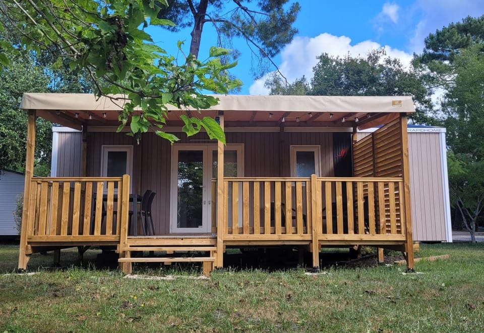 CAMPING LES OURMES Hourtin Campground/ 
RV Resort in Hourtin