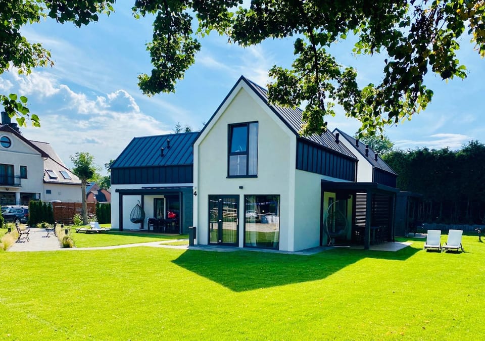 Property building, Garden