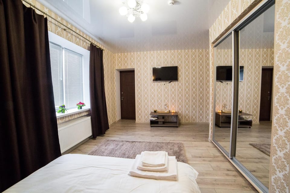 HOLLYWOOD Hotel in Ukraine