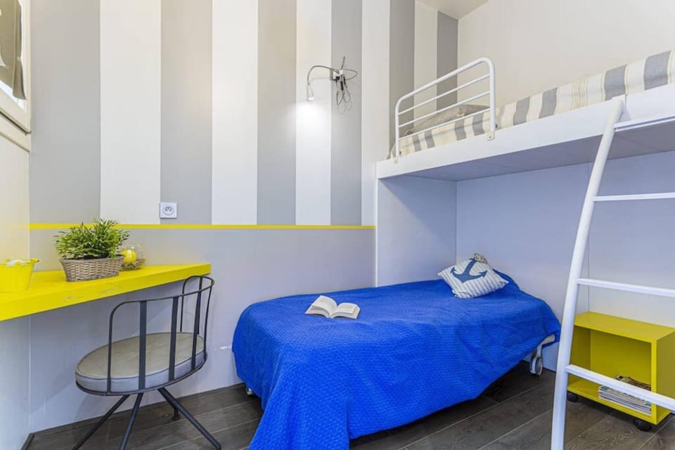 MY CASA - FLEURS 22 - City Center - Modern w Terrace Apartment in Nice