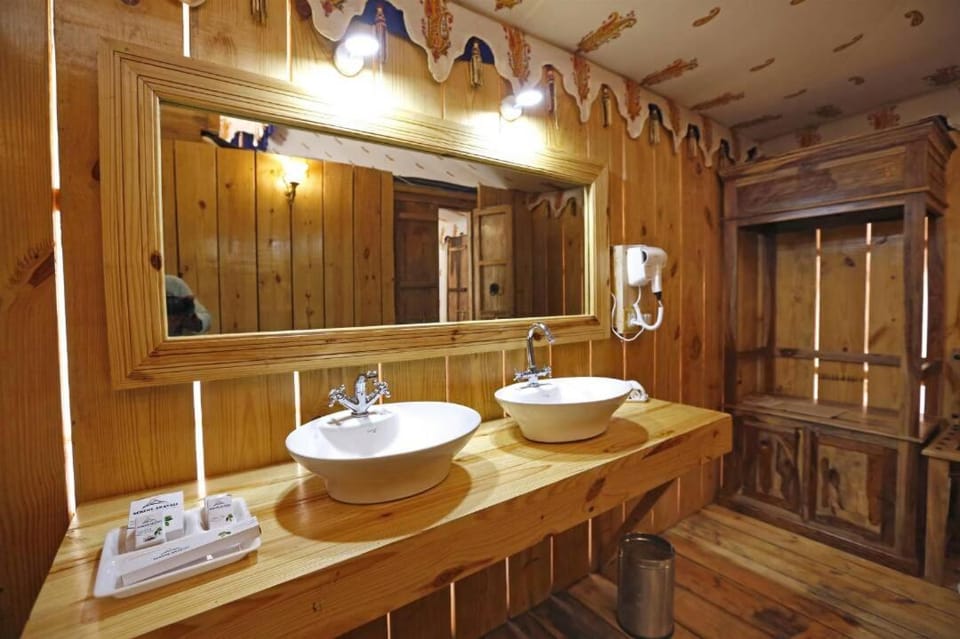 Bathroom, towels