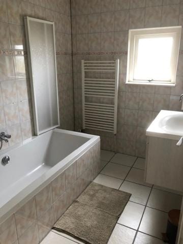 Bathroom, Bath