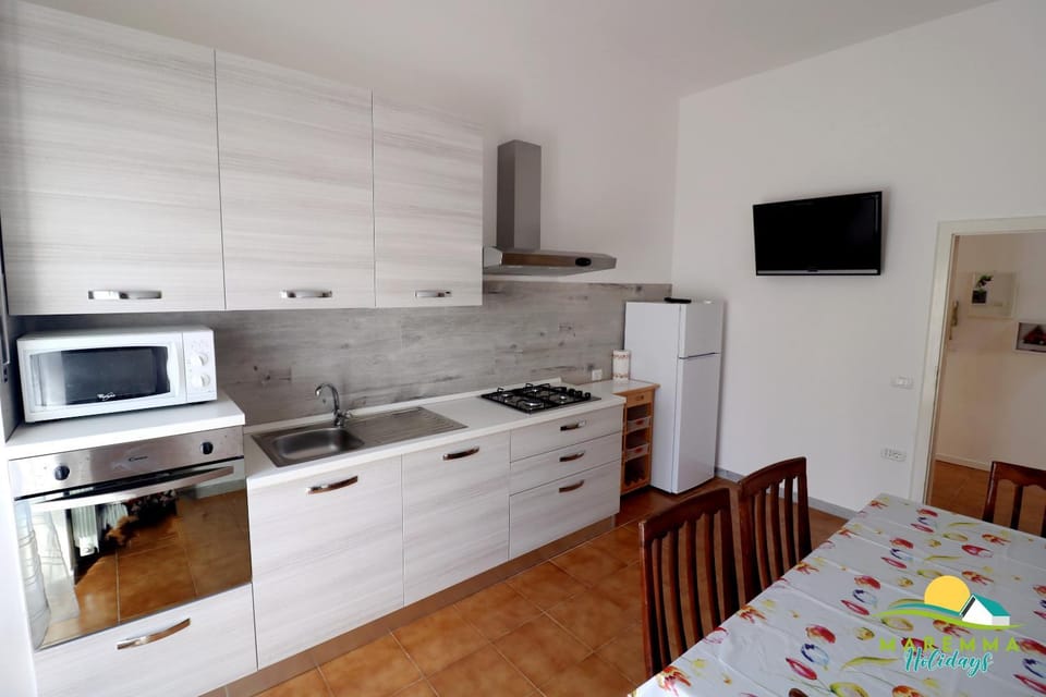 Dining area, minibar, pet friendly, stove