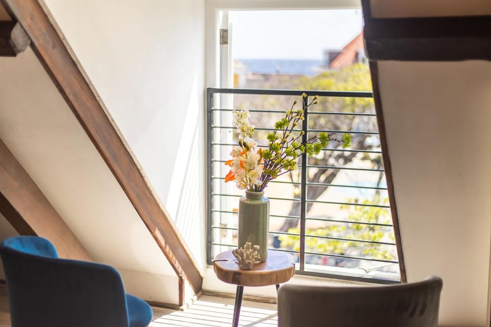 Balcony/Terrace, Living room, Seating area, Sea view