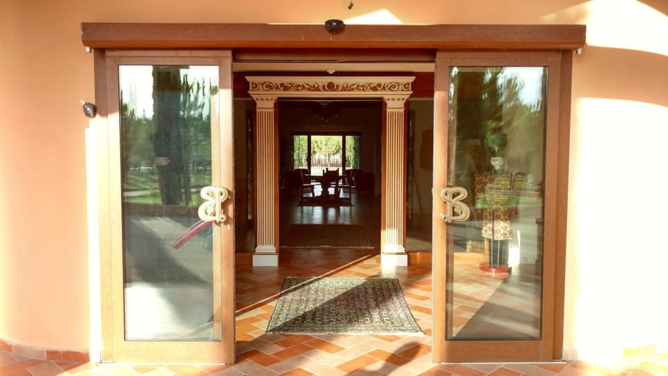 Facade/entrance, Lobby or reception