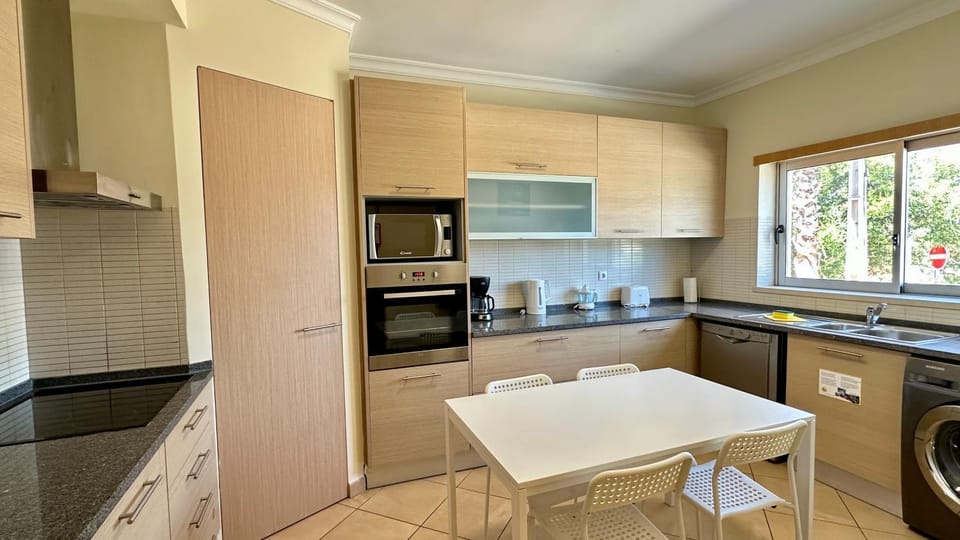 Santa Maria N - Shared Pool - 8 Guests - Albufeira House in Guia