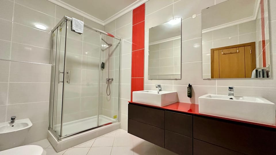 Santa Maria N - Shared Pool - 8 Guests - Albufeira House in Guia