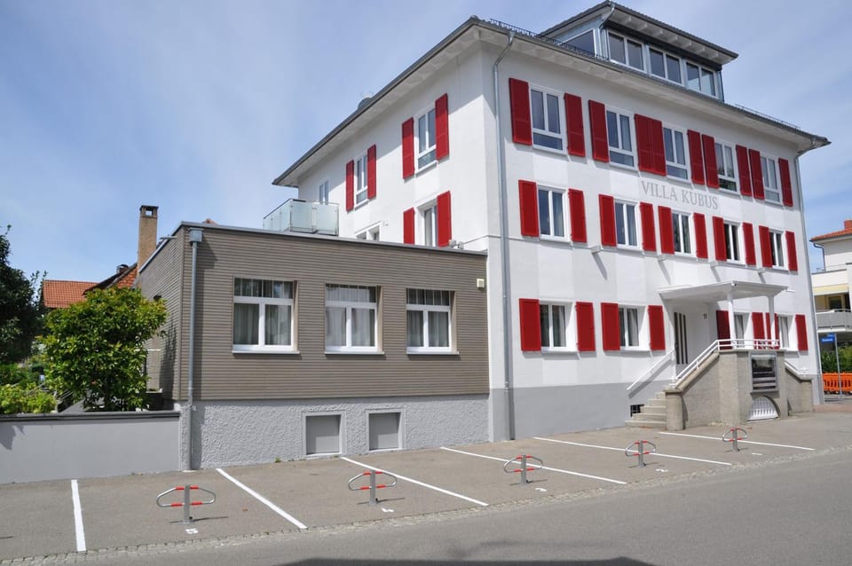 Villa Kubus Apartment in Langenargen