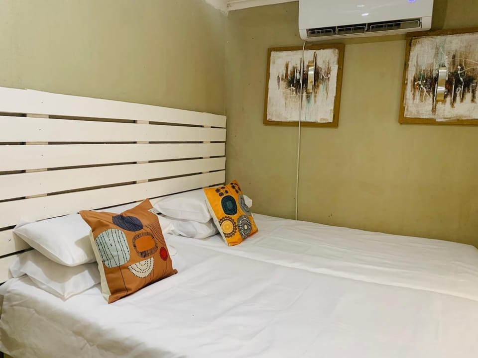 SURVIVOR GUEST HOUSE-Giyani Bed and Breakfast in South Africa