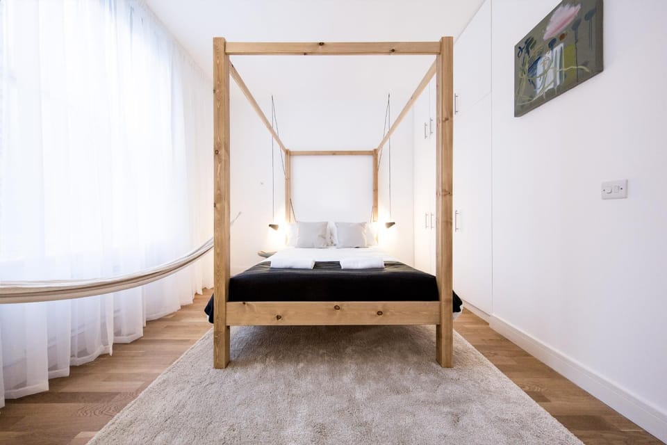 The Hammock Lodge, Holborn, by the Design Traveller Apartment in London Borough of Islington