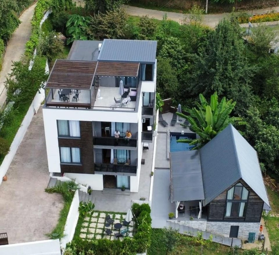 Property building, Swimming pool