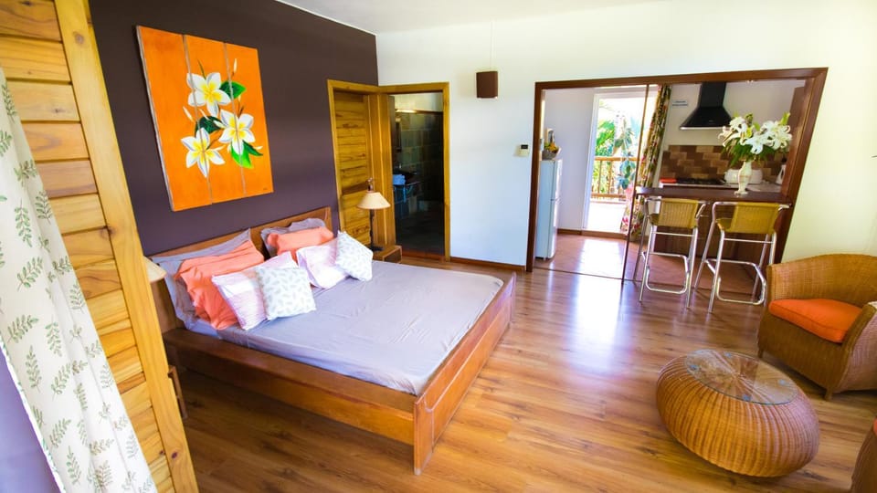 Bed, Photo of the whole room