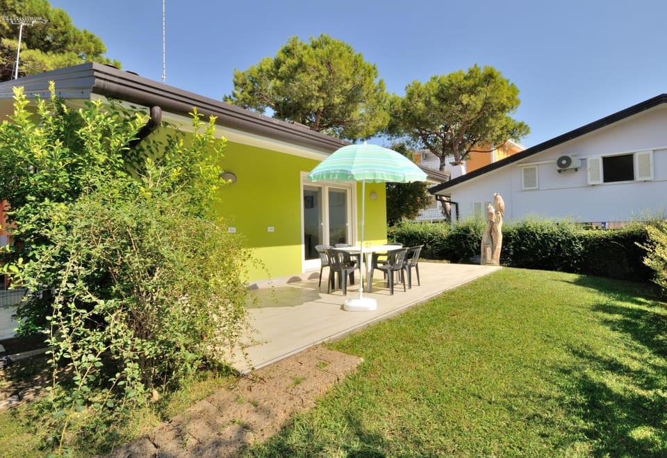 Property building, Garden, Garden, Garden view, Garden view