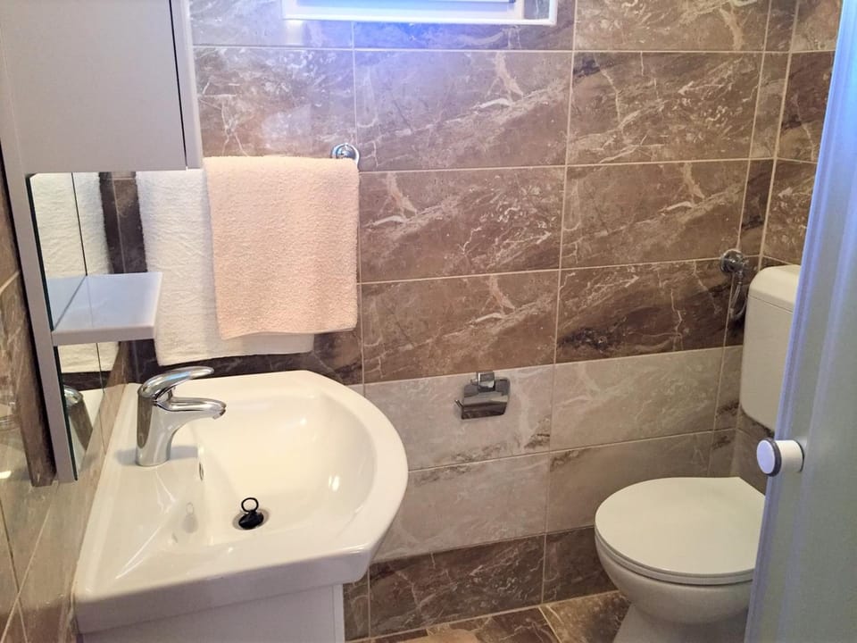 Zlatko Apartments Apartment in Tisno