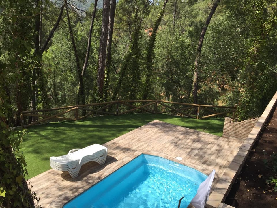 Swimming pool, Swimming pool