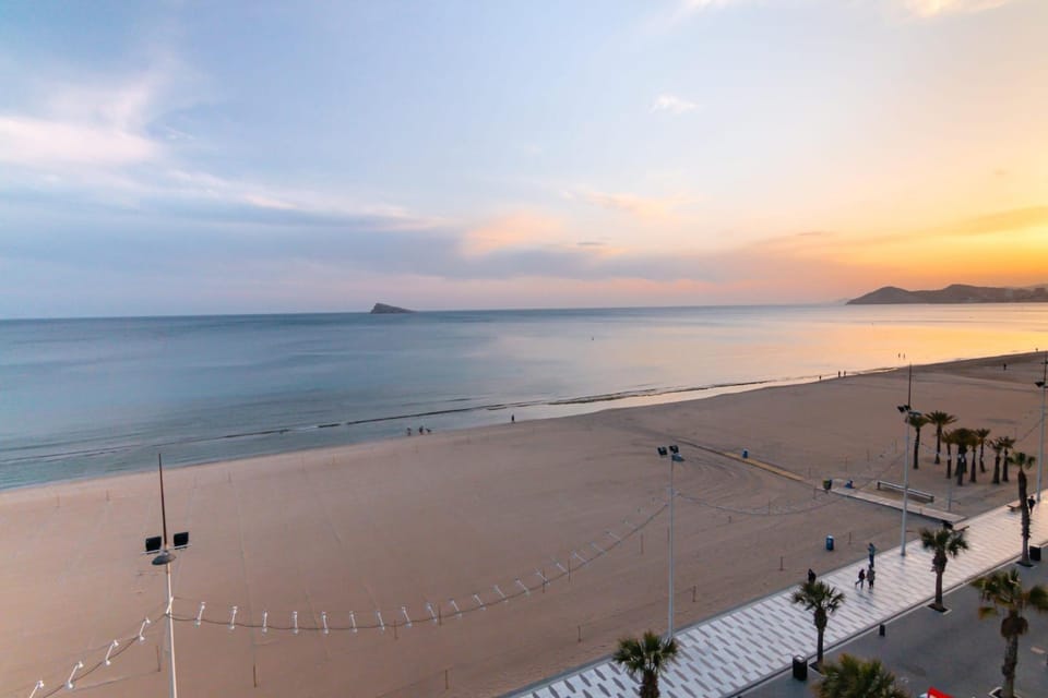 Luminoso Apartamento en Primera Línea de Playa Apartment in Benidorm