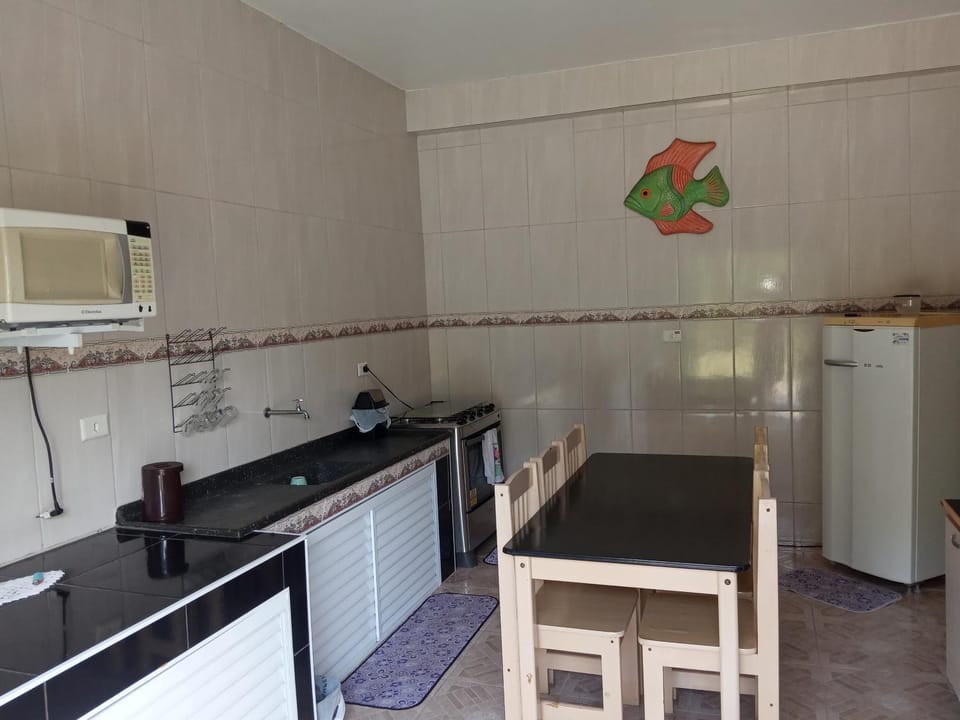 Kitchen or kitchenette, Dining area, Communal kitchen