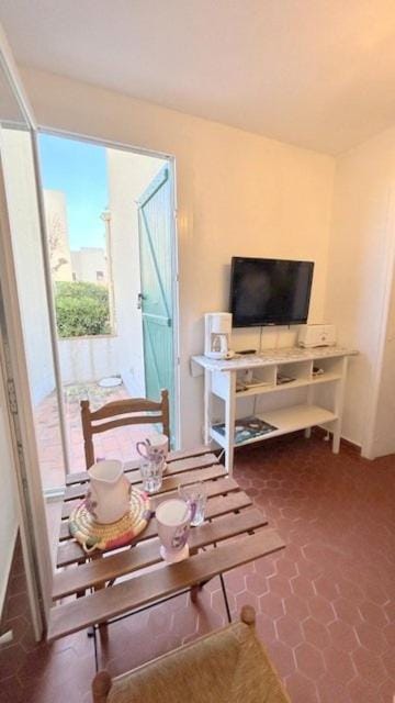studio 2 personnes accès direct plage - parking privé - 2MIRA6BAT2 Apartment in Le Barcarès