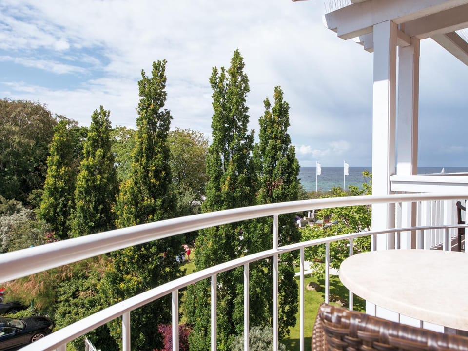 View (from property/room), Balcony/Terrace, Decorative detail