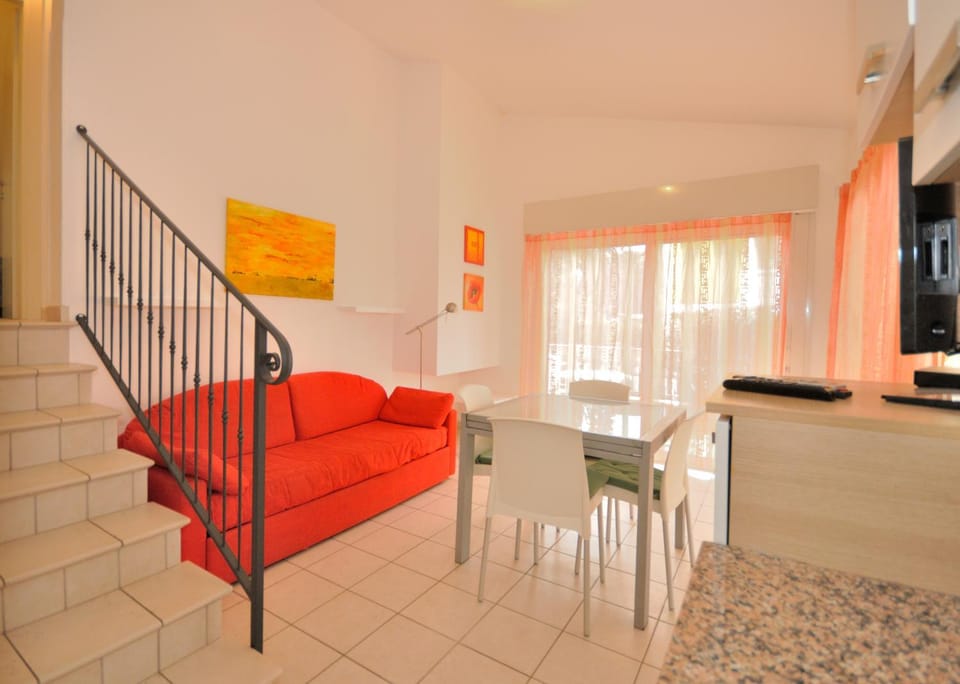 Kitchen or kitchenette, Living room, Dining area