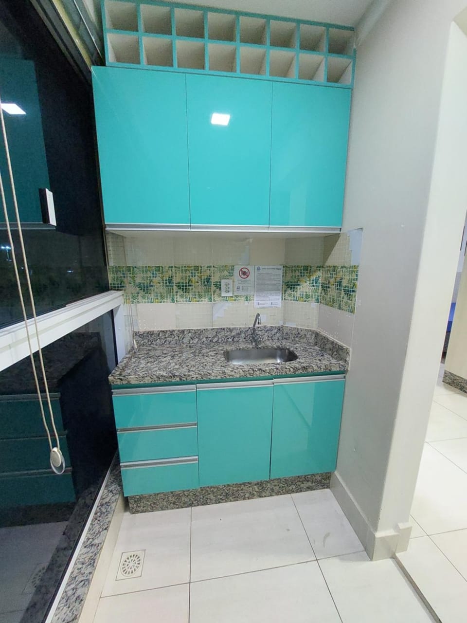 locker, microwave
