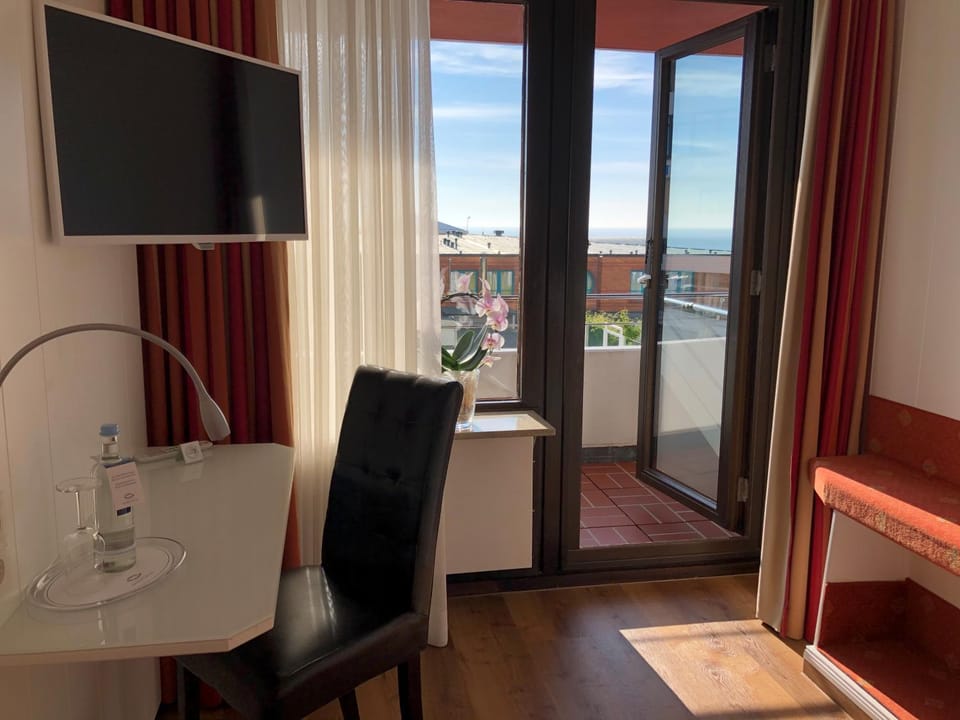 View (from property/room), Balcony/Terrace, Photo of the whole room