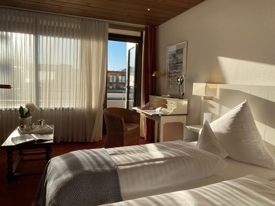 Photo of the whole room, Decorative detail